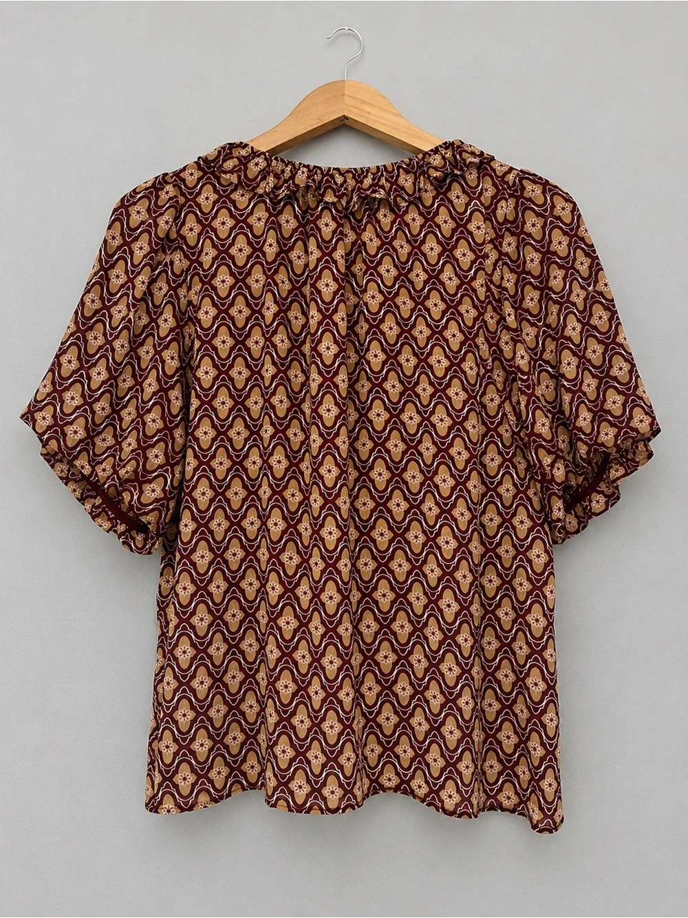 NWT LOFT Medium Burgundy Floral Ruffle Tie Neck Puff Sleeve Lined Blouse Boho